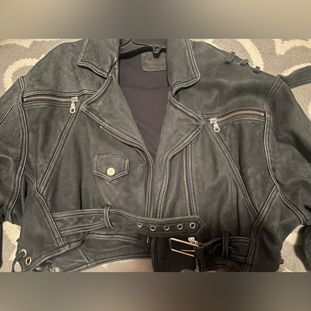 Vintage CARMAR DENIM women’s leather jacket. Size 38. Cropped